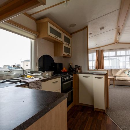 Carnaby Holiday Caravan, West Sands, Selsey Exteriör bild