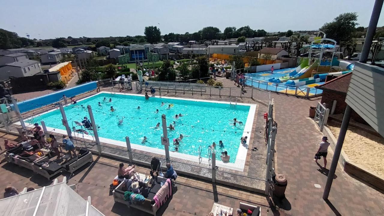 Carnaby Holiday Caravan, West Sands, Selsey Exteriör bild